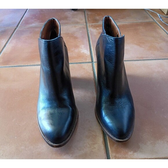 LUCKY BRAND Women's Black Eesa Leather Closed Toe Ankle Booties Size US 8.5 - Picture 2 of 8